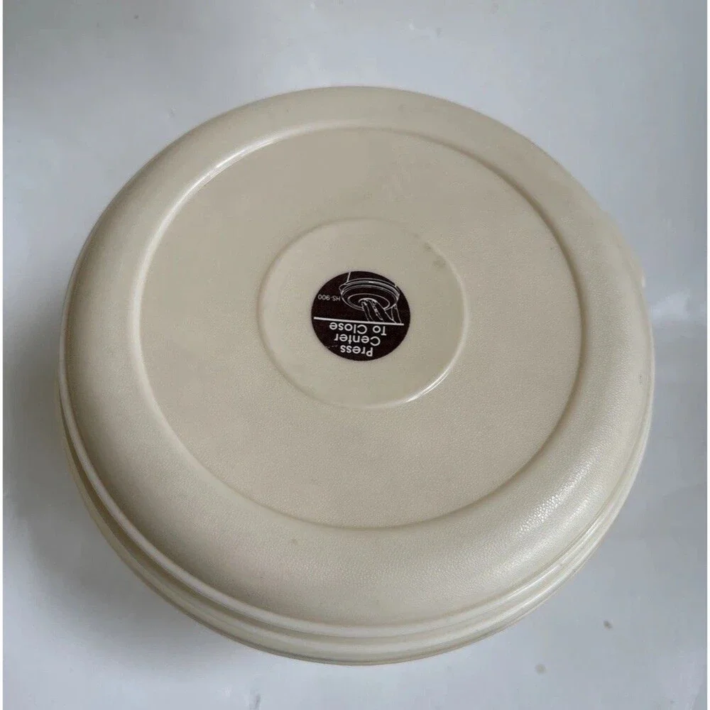 NWT 1986 Rubbermaid Servin Saver 3Qt Round Cylinder Container Almond W/Lid